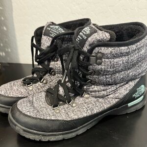 The North Face Women's Black and Gray Winter Boots